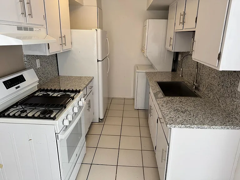 1900 Karen Sue Pl #C — Photo 3