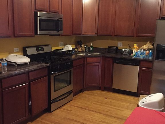 5th image of 458 E Oakwood Blvd Unit 3