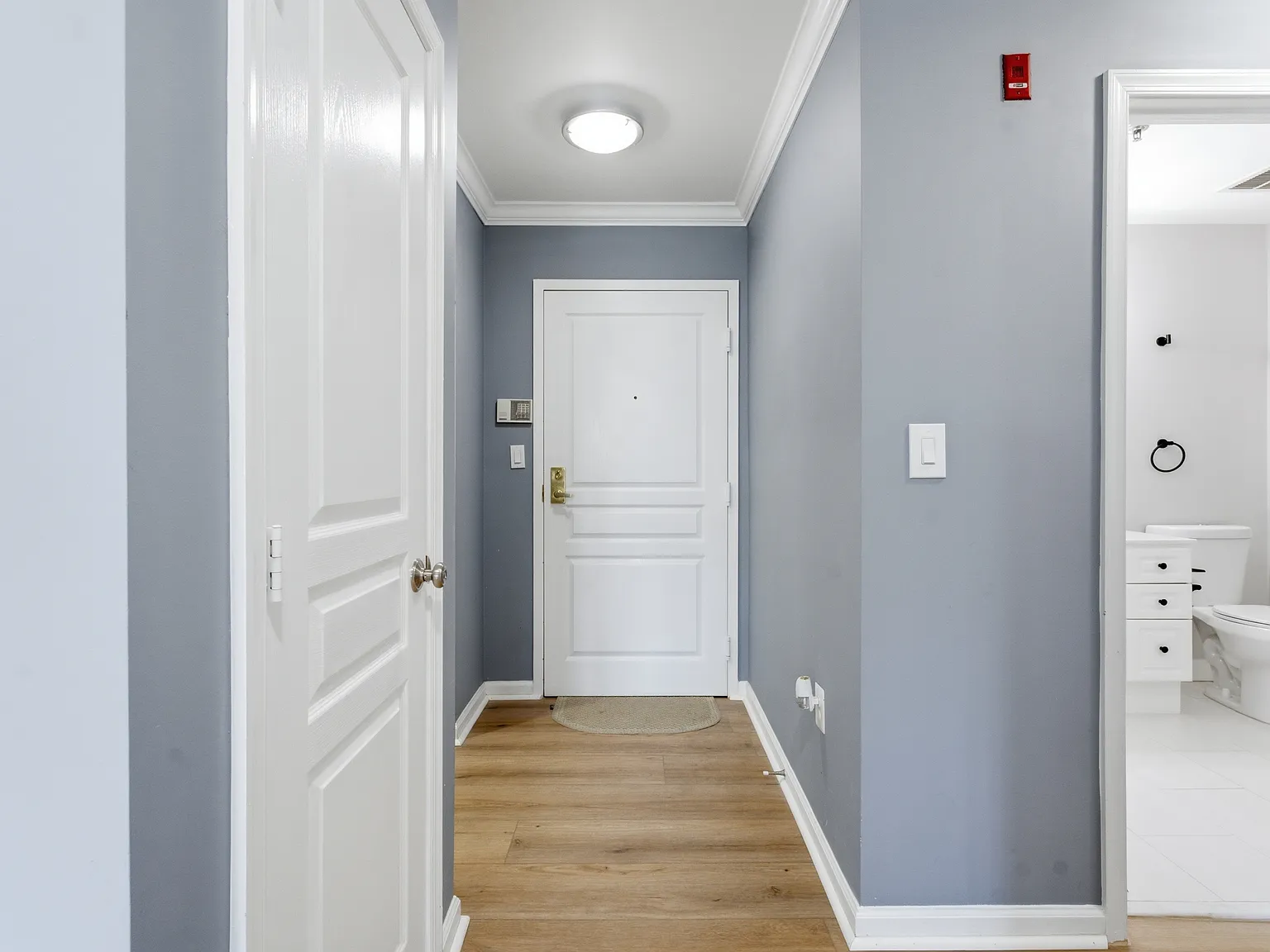 2 bed, 1003 sqft, $2,350 — Photo 2