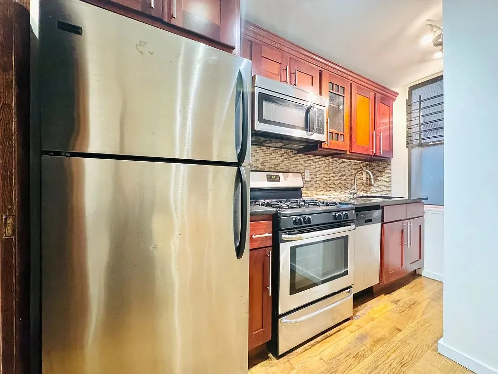 5 bed, 6.0 bath, 1200 sqft, $1,530 — Photo 4