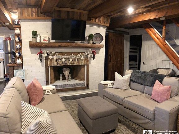 3rd image of 5892 Whitney Bay Rd