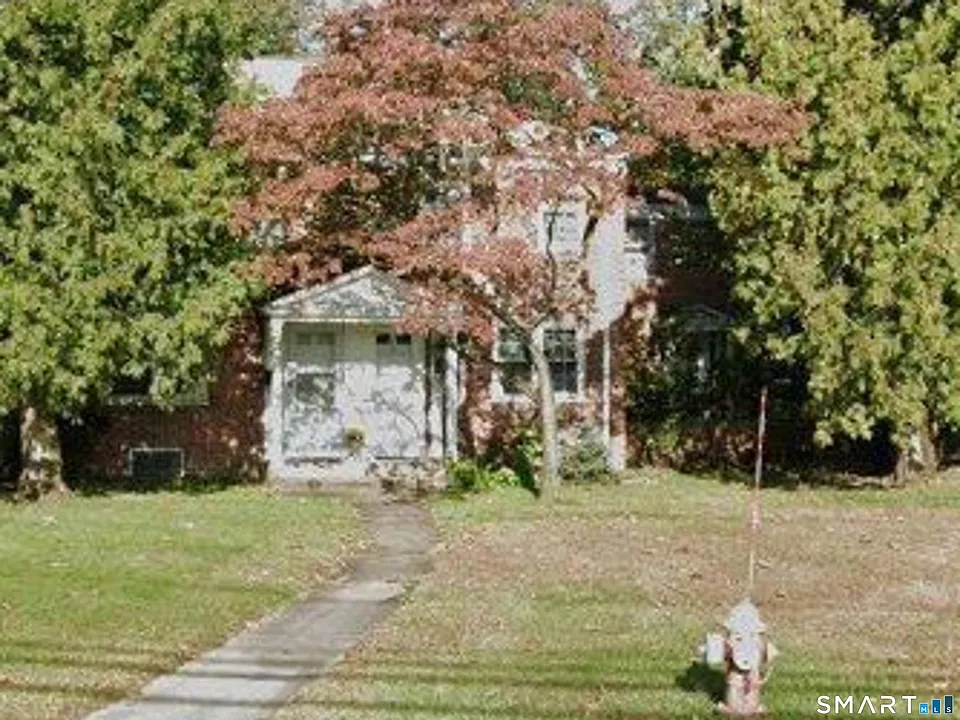 18 Bridge St #1P