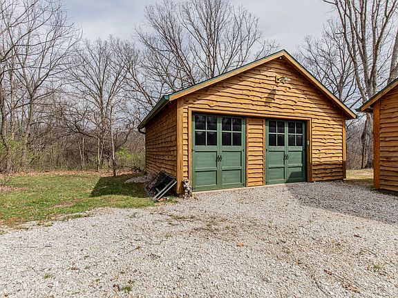 2nd image of 121 Indian Hills Dr