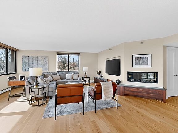 4th image of 600 4th St SW APT 408