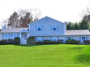 10 Peddler Dr, Windsor, CT 06095