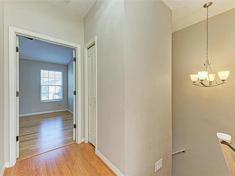 3047 Pointeview Dr — Photo 27