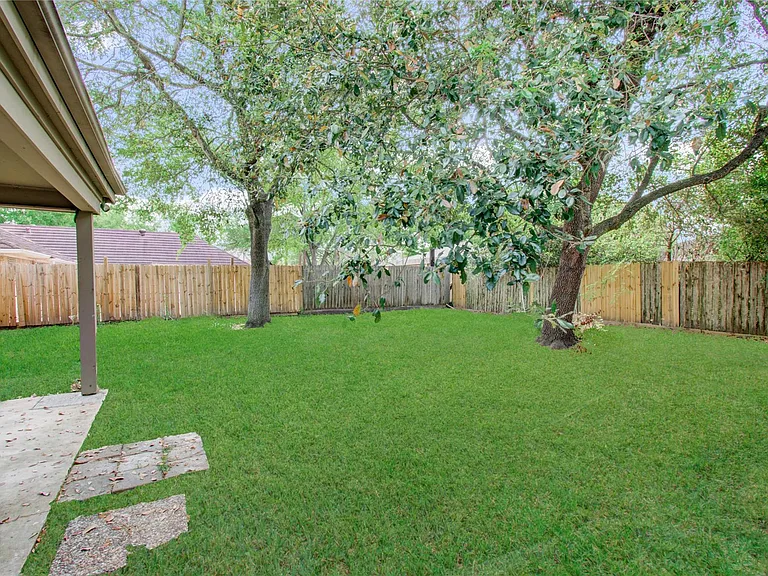 5507 Braesvalley Dr — Photo 32