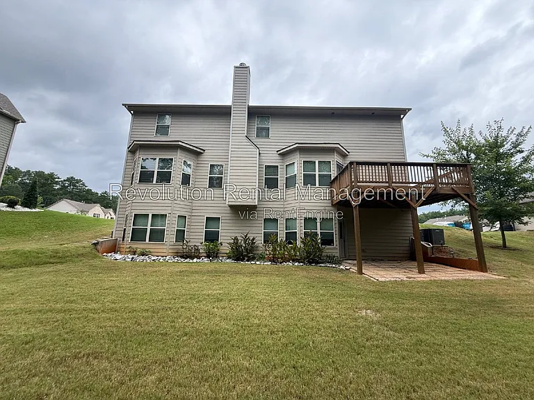 1009 Fable Ln — Photo 2