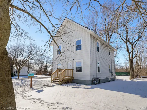 230 Almyra Ave, Monroe, MI 48161