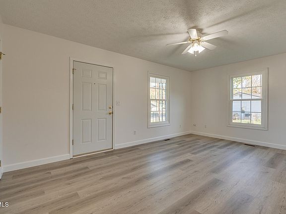 5th image of 500 W Broadway St
