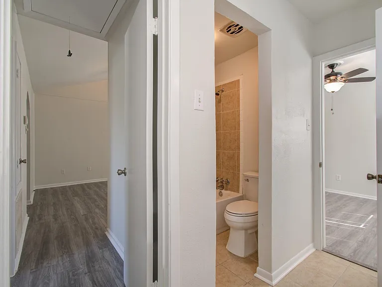 15611 La Casa Ln — Photo 30