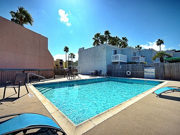 3rd image of 4141 Whiteley Dr APT 405
