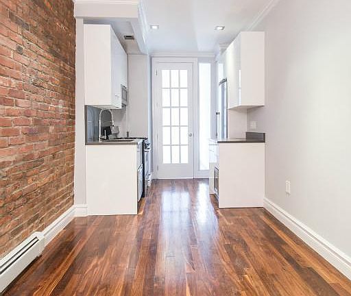2nd image of 120 Mulberry St APT 3