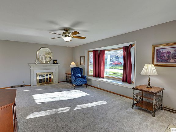 5th image of 228 Wesgaye St