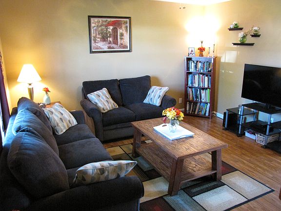 4th image of 105 Gleaves Ln