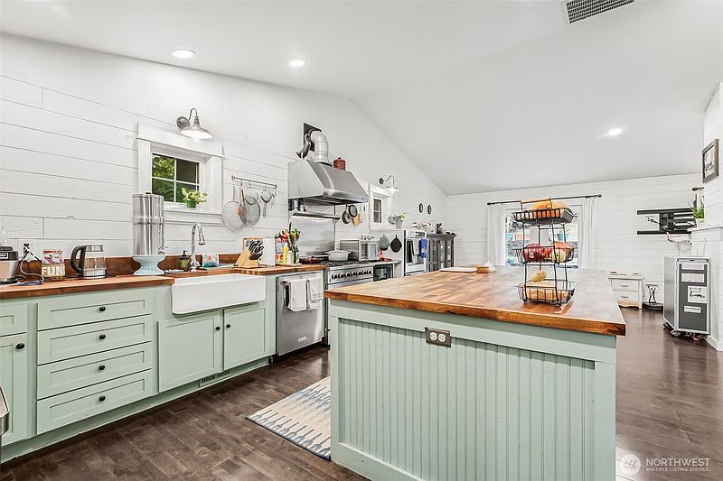 5th image of 2077 Wagner Road
