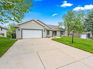 608 Mohr Cir, Waterford, WI 53185