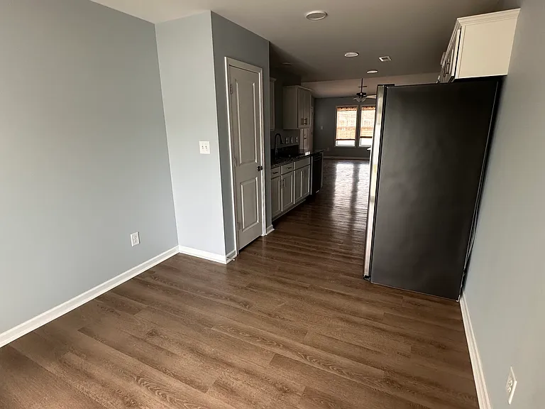 Dining area adjacent to kitchen