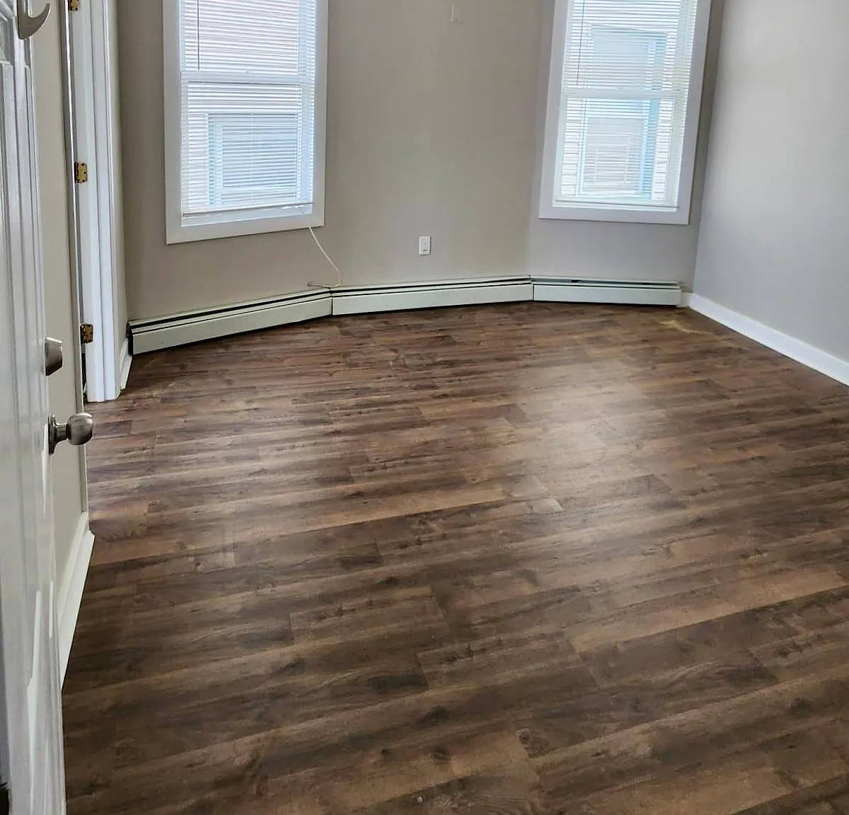 4 bed, 1.0 bath, 1220 sqft, $3,200 — Photo 4
