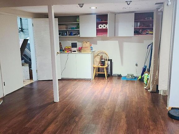 5th image of 16816 Road Ave S