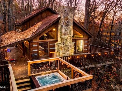 1516 Ginnys Trl, Sevierville, TN, 37876