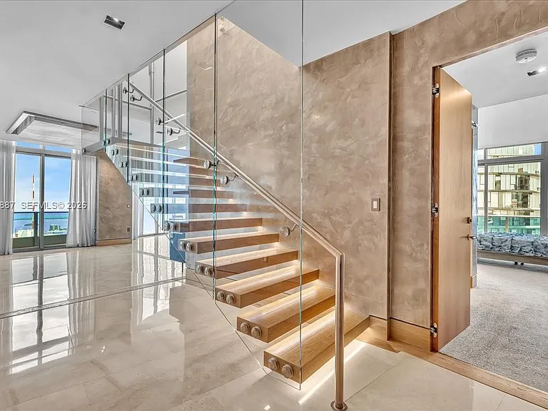 200 Biscayne Boulevard Way #Penthouse 5401 — Photo 1
