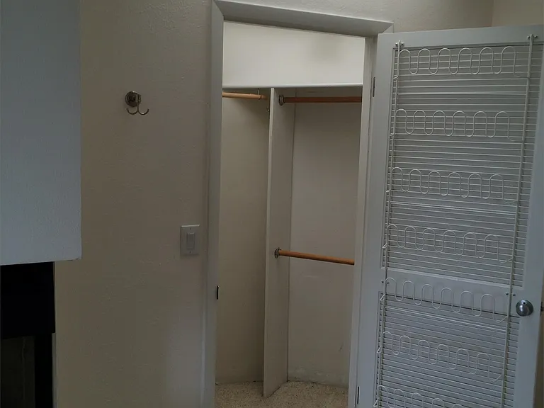 701 Pearl St #5 — Photo 9