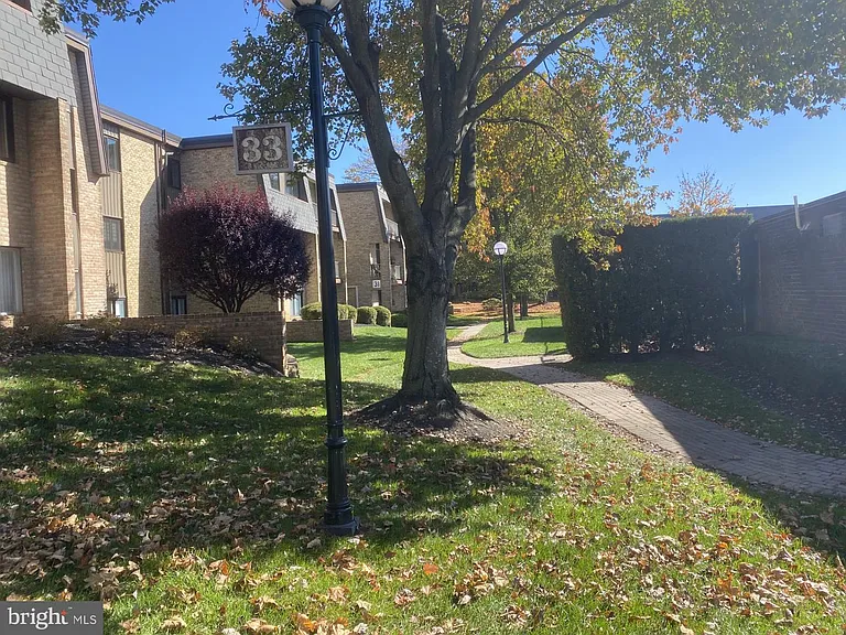 33 Stonehenge Cir #3 — Photo 25