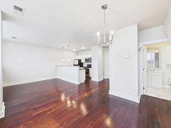 4th image of 201-59 N 8th St #915