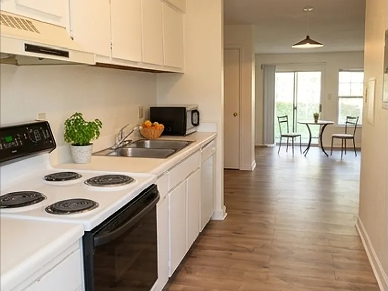 2510 Avent Ferry Rd #103 — Photo 4
