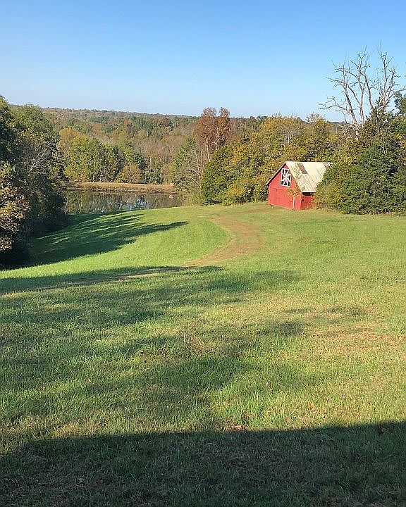 2nd image of 1074 Hickory Grove Rd
