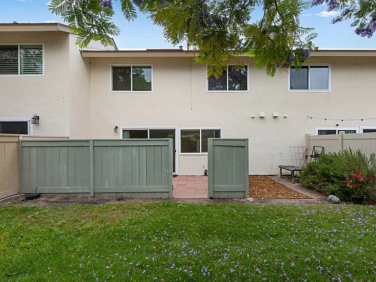 3661 Harvard Dr — Photo 14