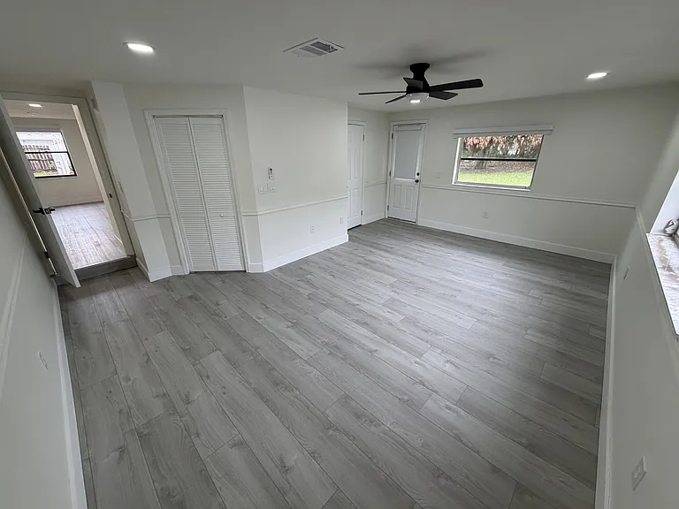 539 Sunset Blvd — Photo 13