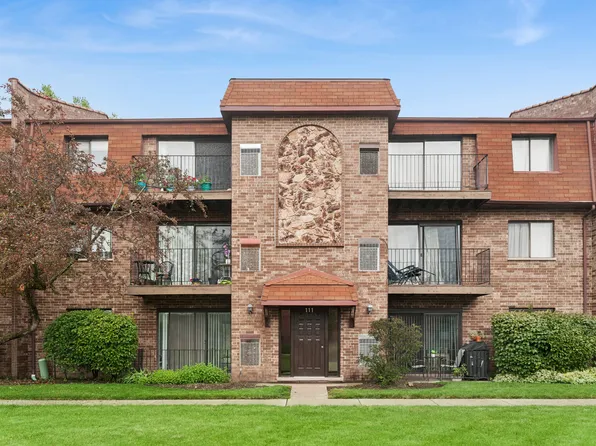 111 W Brandon Ct #E-33, Palatine, IL 60067