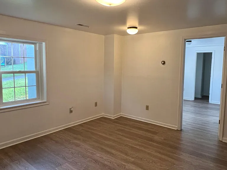 300 Bolling St #D — Photo 4