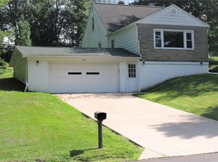 1525 W Grandview Blvd, Erie, PA