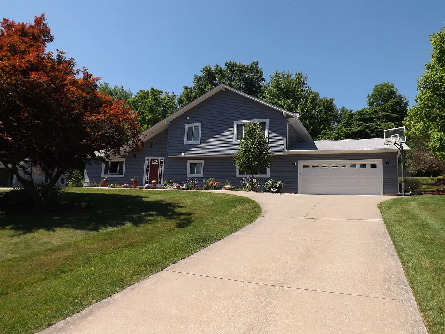 1527 Jacobs Ln photo 1