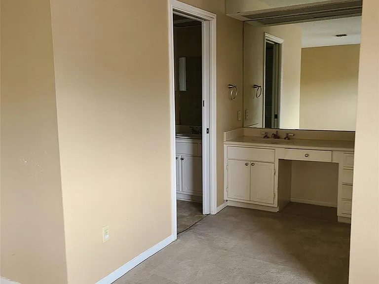 14389 Misty Meadow Ln — Photo 15