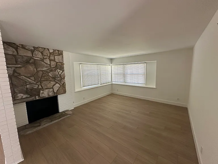 3928 E Silverleaf Ave — Photo 10