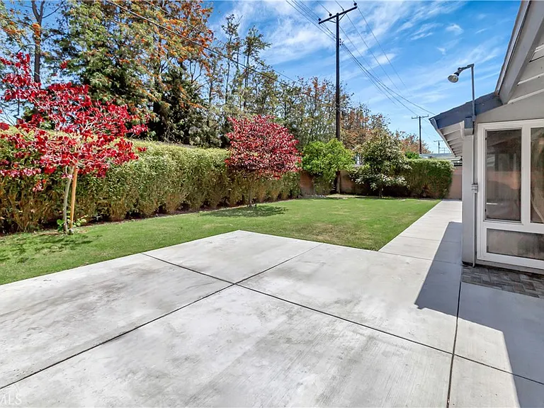 3242 Yellowtail Dr — Photo 25