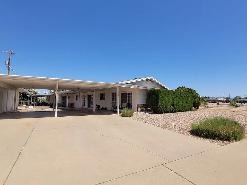 5306 E Boise St