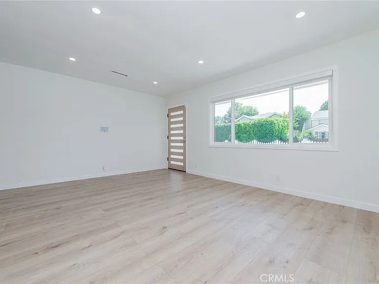 4534 Lennox Ave — Photo 4