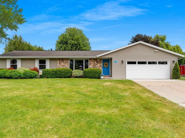 2542 Riverview Dr, Green Bay, WI 54313
