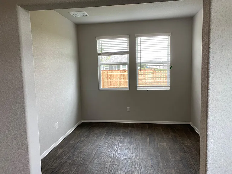 145 Free Stone Dr — Photo 18