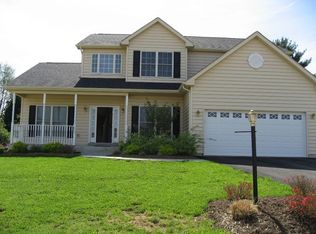 1672 E Thistle Dr, Reading, PA 19610