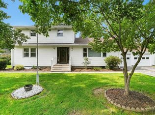 52 Ward Pl, Fishkill, NY 12524