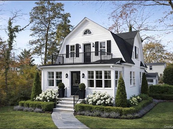 4th image of 83 Elm Road E