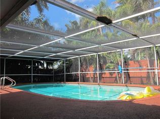 9121 NW 19th St, Pembroke Pines, FL 33024