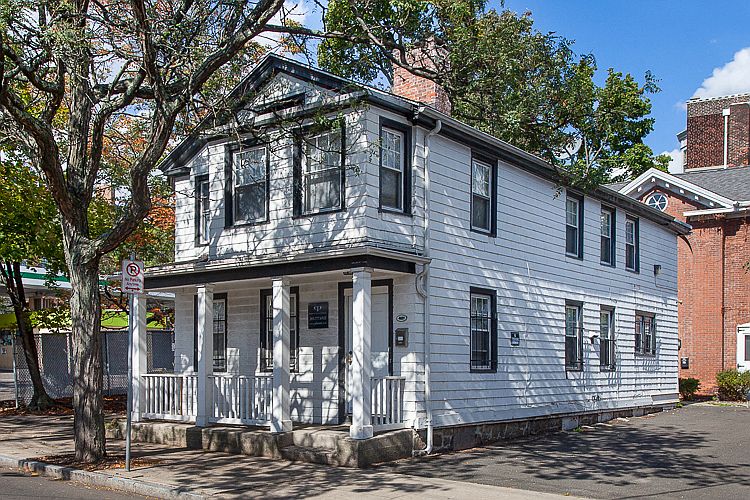 1st image of 401 Crown St #1975455