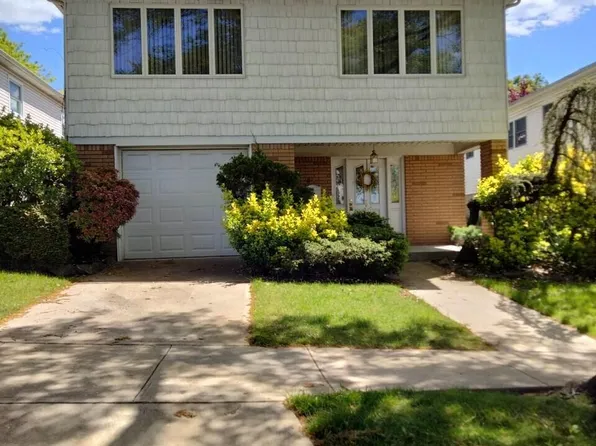 54 McDonald St, Staten Island, NY 10314